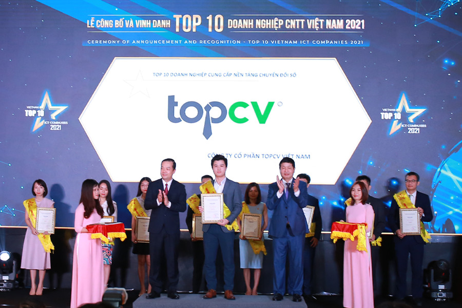 TopCV được vinh danh trong TOP 10 doanh nghiệp công nghệ thông tin Việt Nam 2021